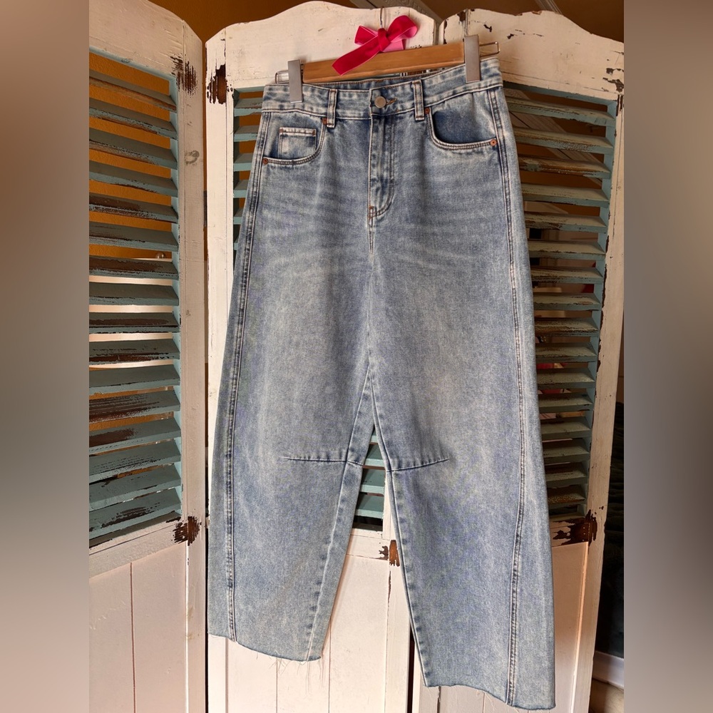 Blank NYC Size 26 High Rise Wide Leg Cropped Jeans Vintage Wash